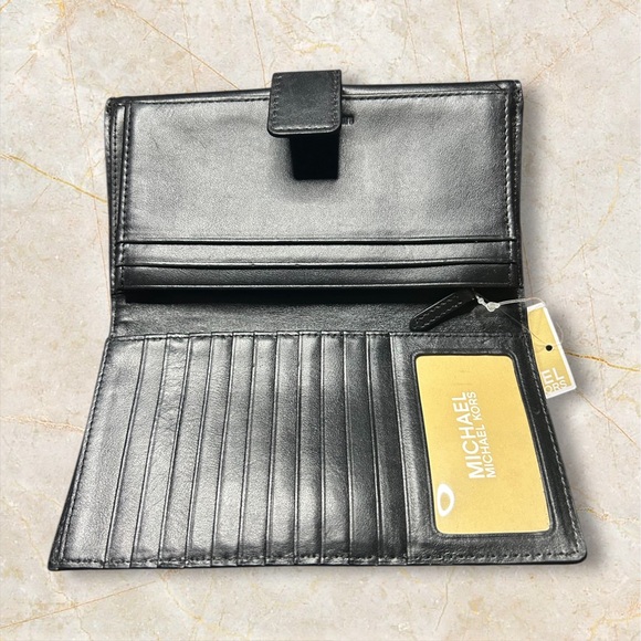 Authentic Michael Kors Wallet/Billfold - Picture 4 of 5